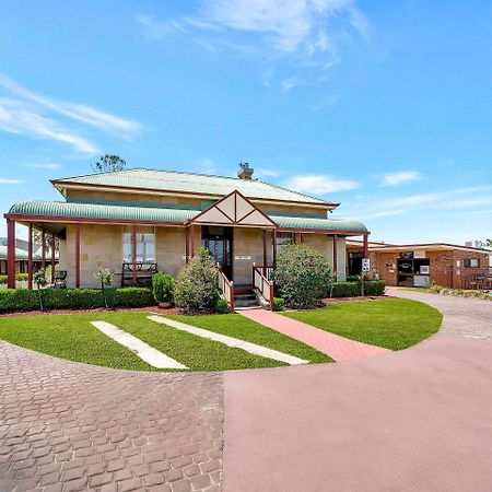 Warwick Settlers Inn Екстер'єр фото