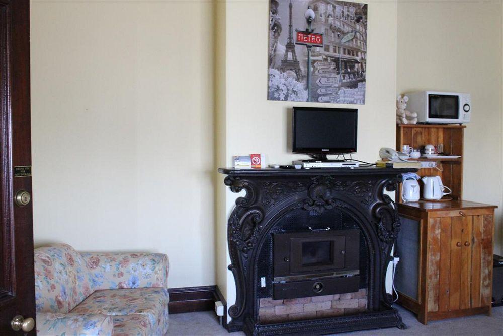 Warwick Settlers Inn Екстер'єр фото