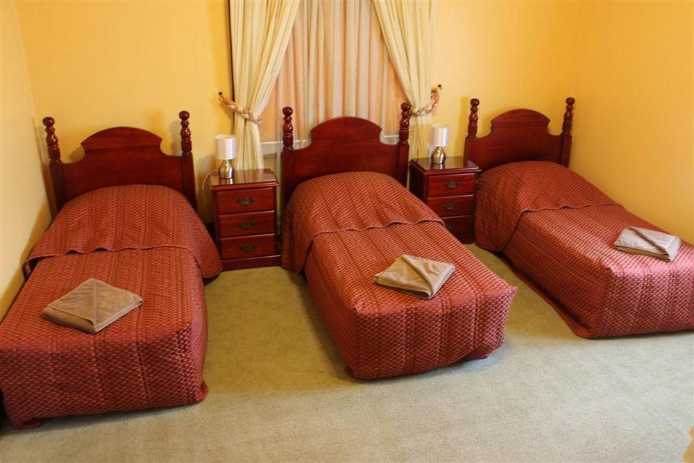 Warwick Settlers Inn Екстер'єр фото
