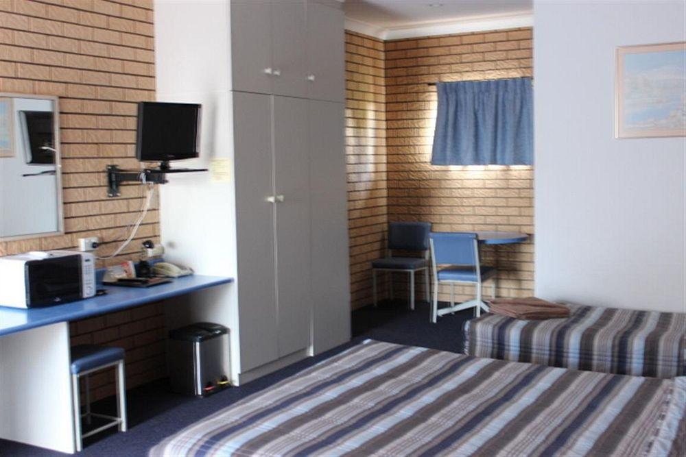 Warwick Settlers Inn Екстер'єр фото