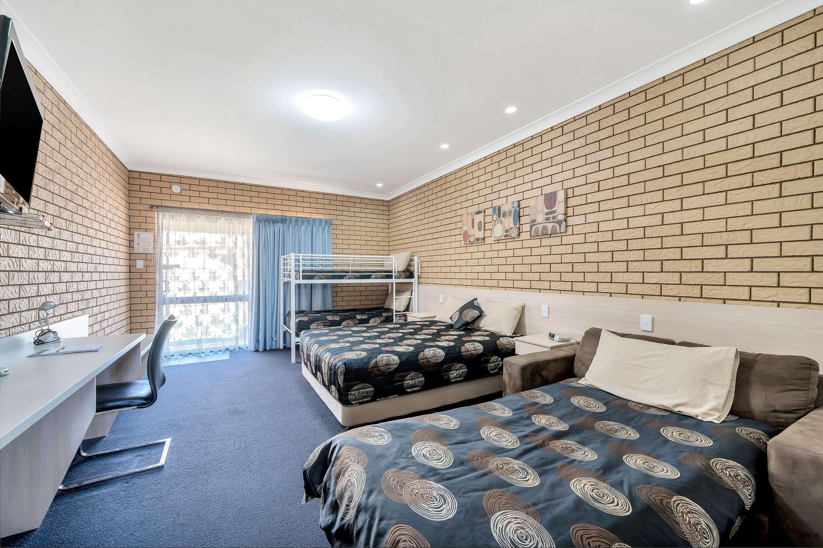 Warwick Settlers Inn Екстер'єр фото