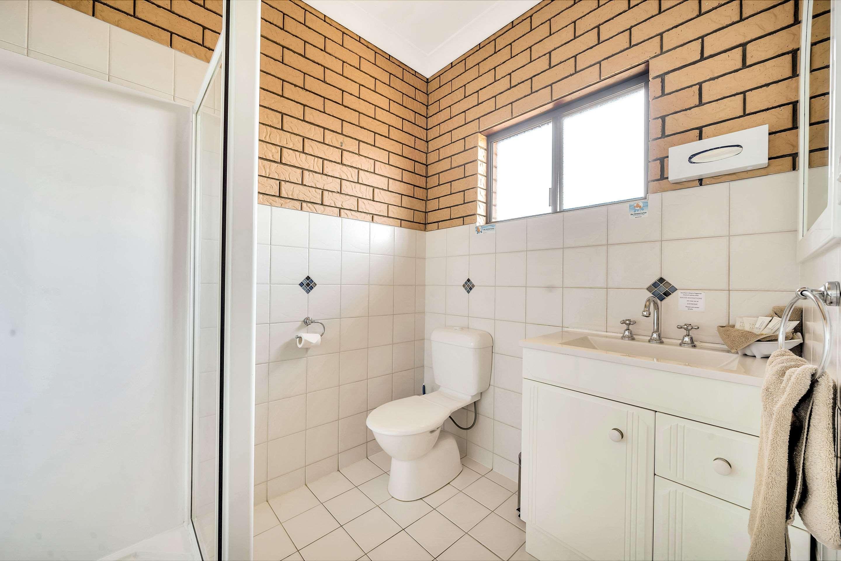 Warwick Settlers Inn Екстер'єр фото