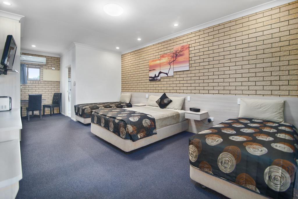 Warwick Settlers Inn Екстер'єр фото