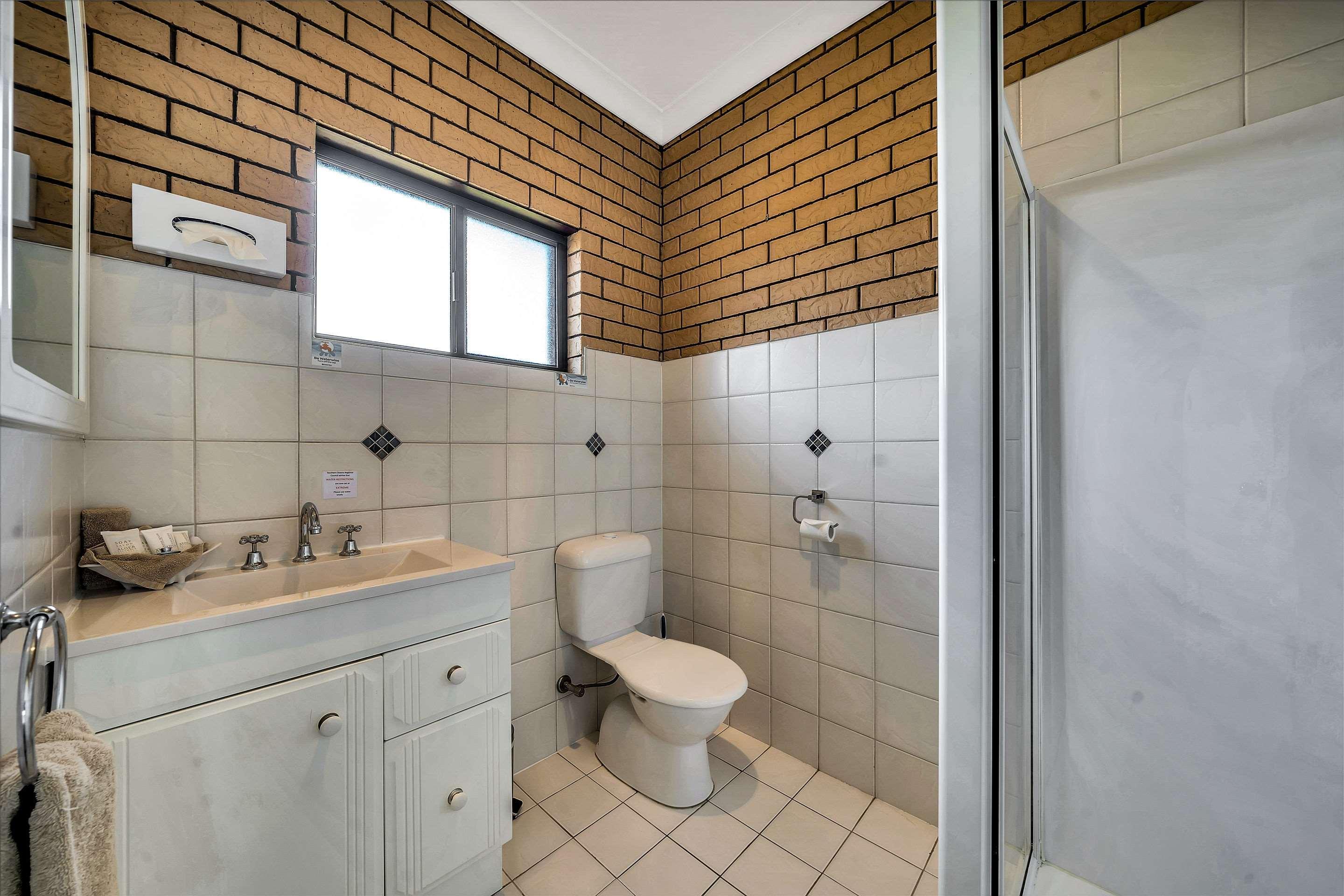 Warwick Settlers Inn Екстер'єр фото