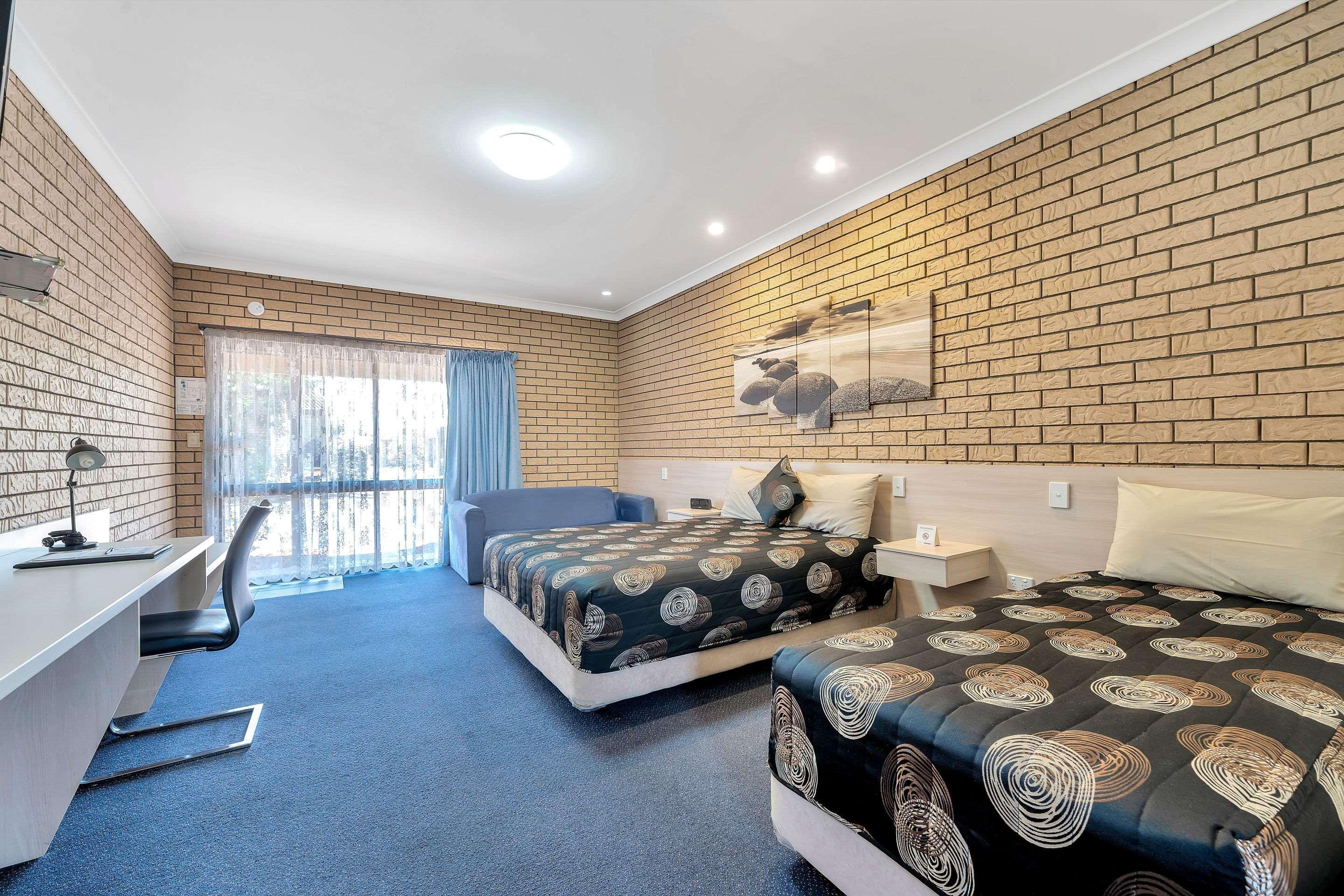 Warwick Settlers Inn Екстер'єр фото