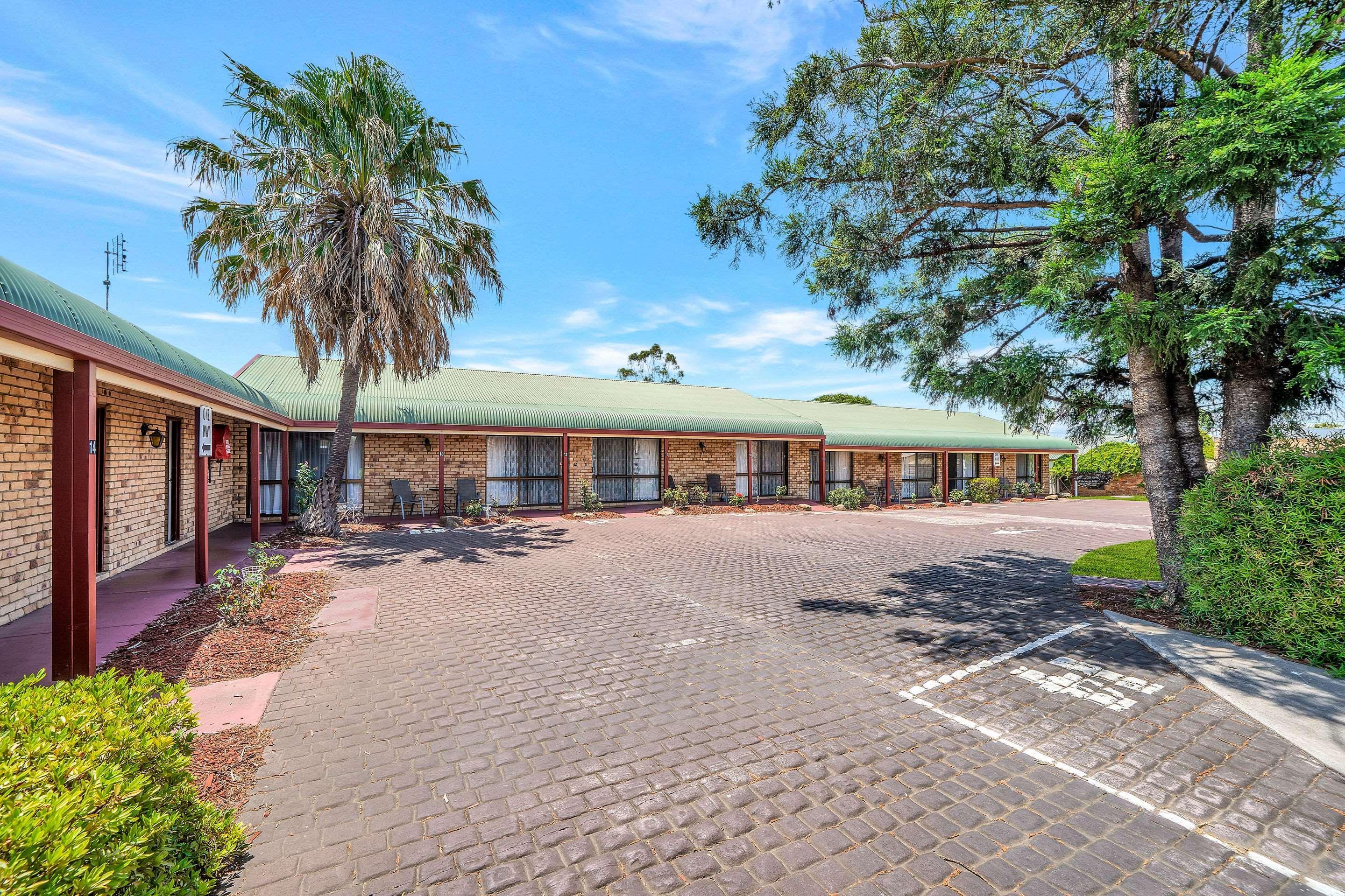 Warwick Settlers Inn Екстер'єр фото